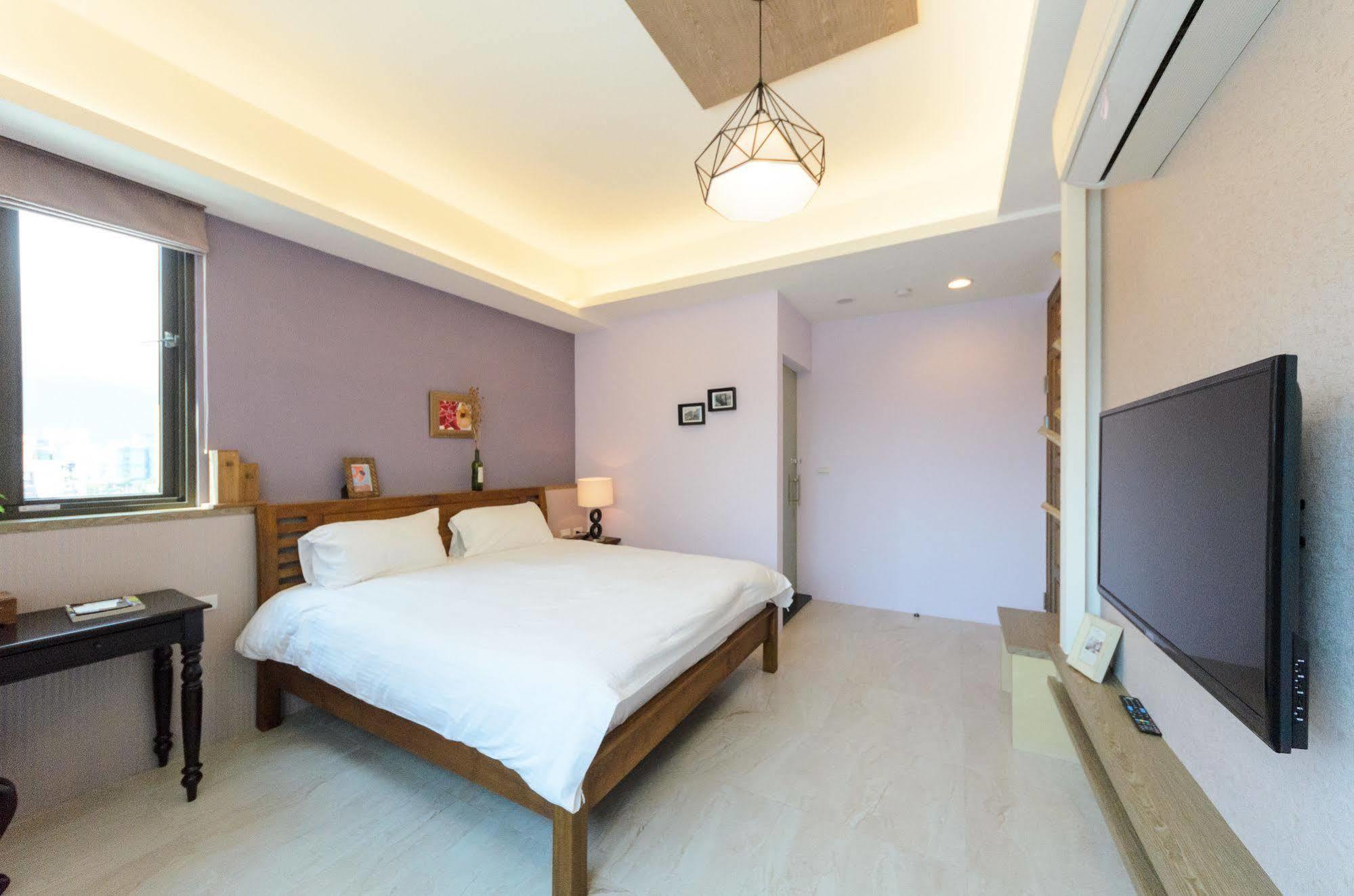 Jhongshan Building Bed And Breakfast Hualien City Exterior foto