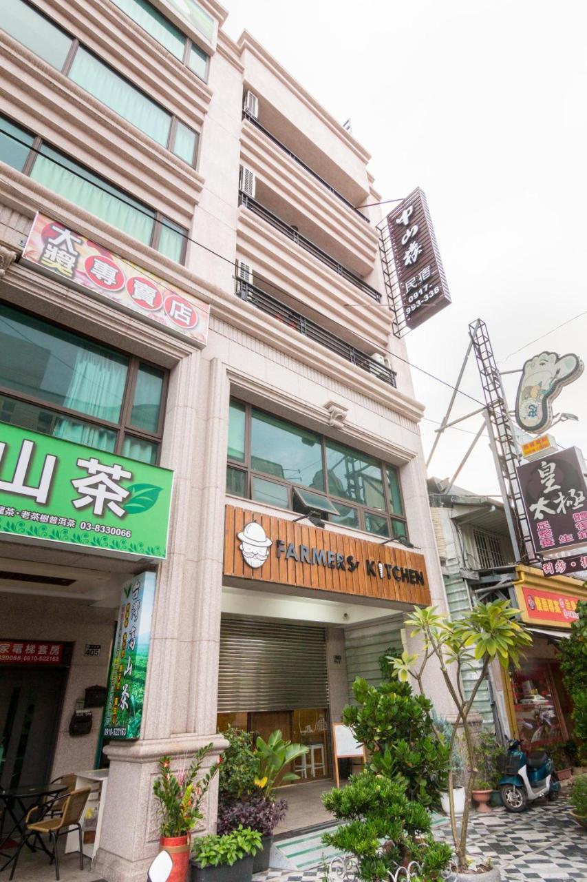 Jhongshan Building Bed And Breakfast Hualien City Exterior foto