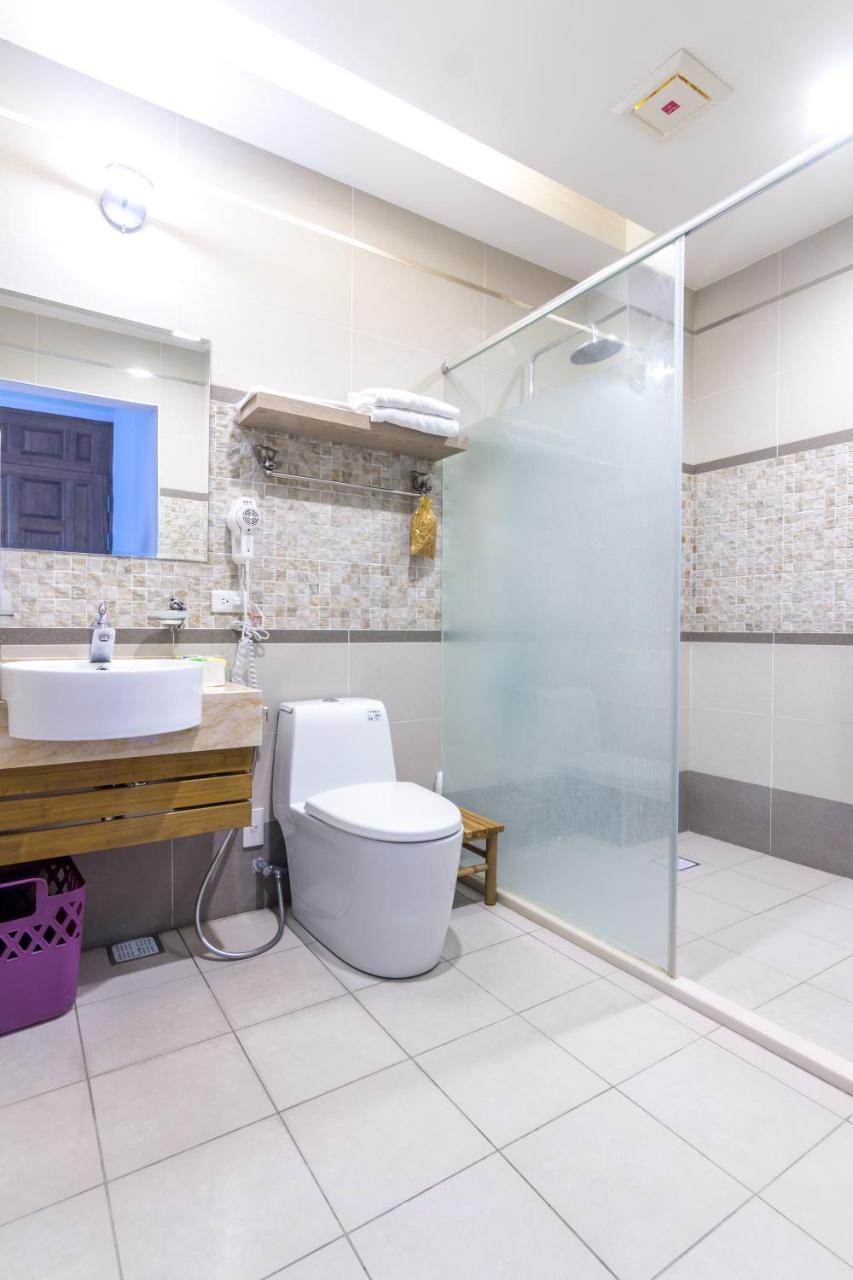 Jhongshan Building Bed And Breakfast Hualien City Exterior foto