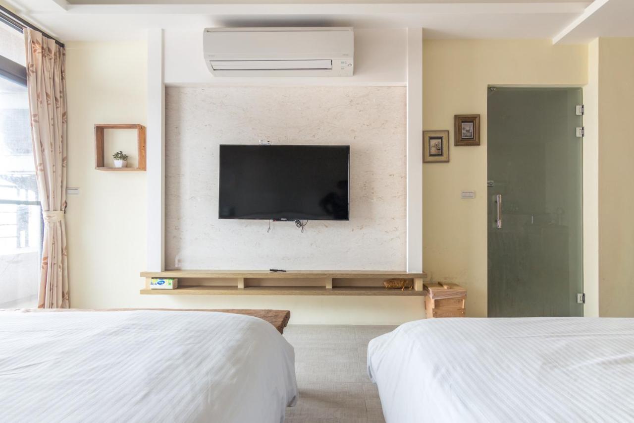 Jhongshan Building Bed And Breakfast Hualien City Exterior foto